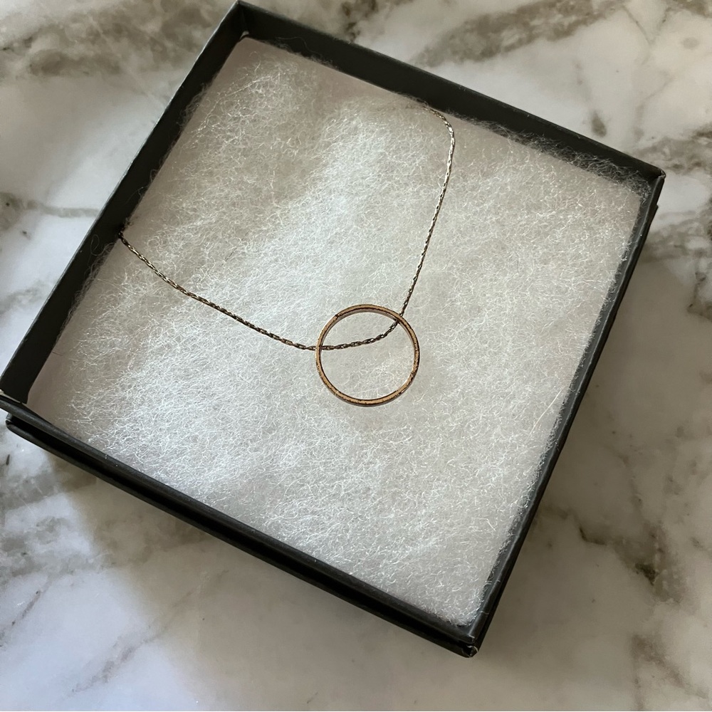 H&M Rose-gold ring-shaped metal pendant - Picture 4 of 4